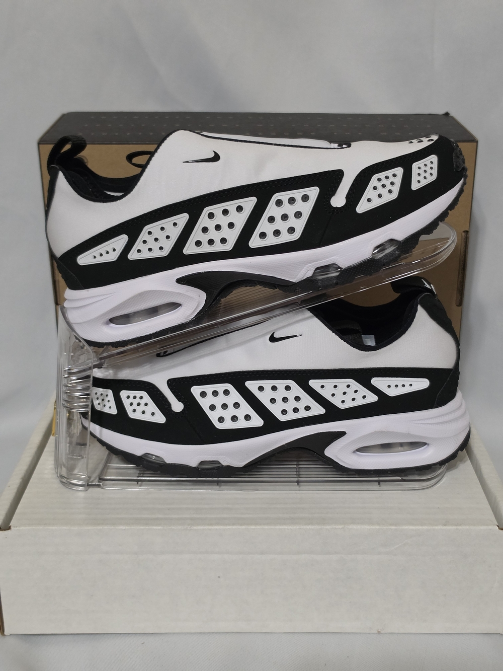 Nike Air Max SNDR 'White Black' Unisex US Size Women 8/Men 6.5 (NWOT)